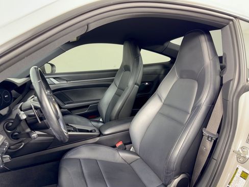 Certified 2022 Porsche 911 Carrera RWD image 5