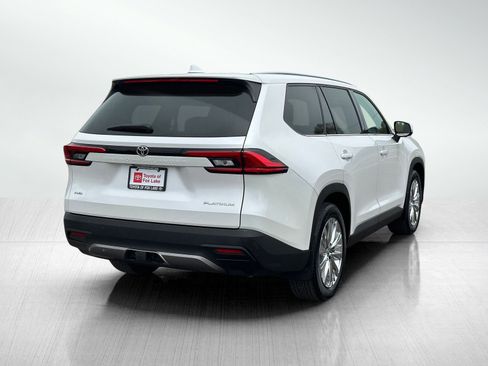 Used 2024 Toyota Grand Highlander AWD image 7