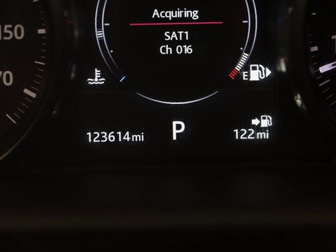 Used 2016 Land Rover Range Rover Sport SE image 35