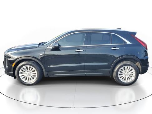 Certified 2024 Cadillac XT4 Luxury w/ Cold Weather Package AWD/4WD image 2