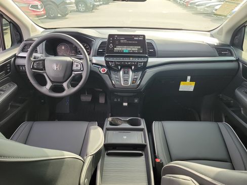 New 2026 Honda Odyssey Touring image 19