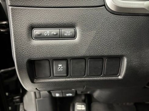 Used 2018 Nissan Murano S image 25