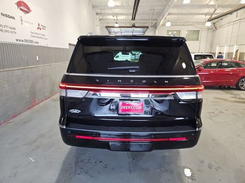 Used 2023 Lincoln Navigator L Reserve AWD/4WD image 4
