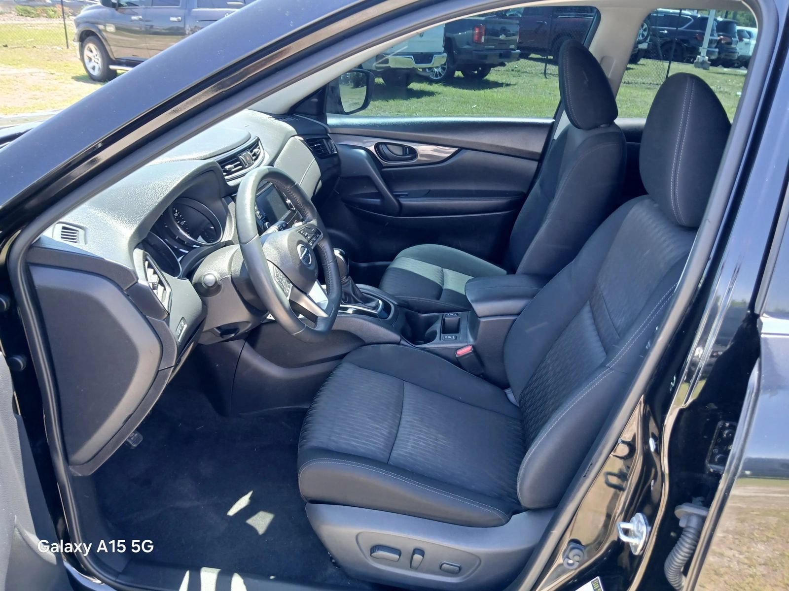Used 2020 Nissan Rogue S FWD image 9