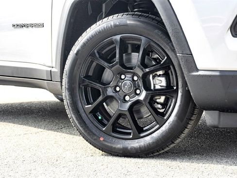 New 2026 Jeep Compass Latitude image 2