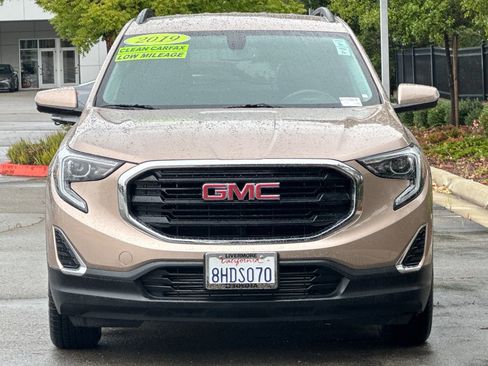 Used 2019 GMC Terrain SLE w/ Driver Convenience Package FWD image 9