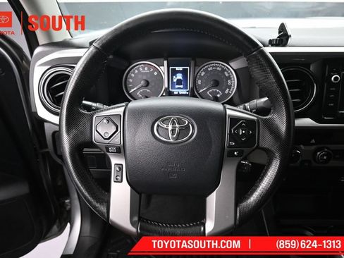 Used 2016 Toyota Tacoma SR5 AWD/4WD image 21