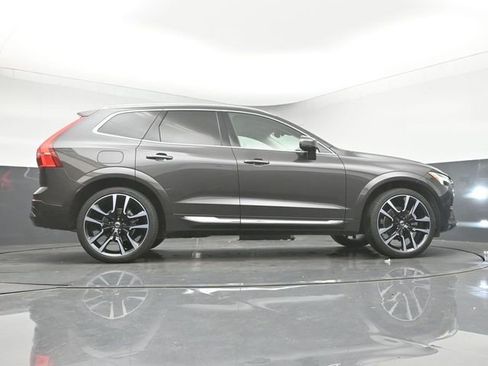 Used 2023 Volvo XC60 B5 Ultimate w/ Protection Package Premier image 44