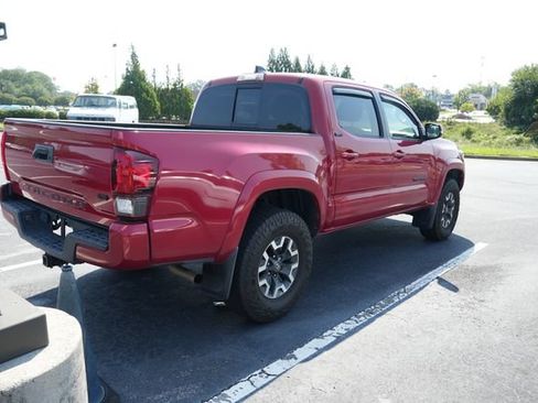 Used 2022 Toyota Tacoma SR5 w/ Technology Package RWD image 13