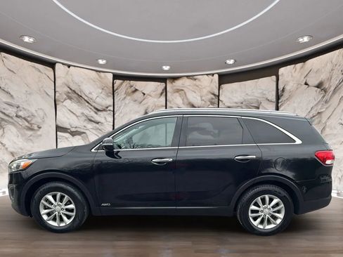 Used 2016 Kia Sorento LX w/ LX Convenience Package image 8