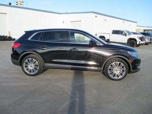 Used 2017 Lincoln MKX Reserve image 3