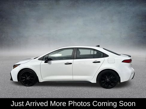 Used 2021 Toyota Corolla SE w/ Carpet Mat Package (TMS) image 2