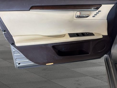 Used 2018 Lexus ES 350 w/ Luxury Package w/Wood Trim FWD image 8