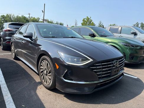 Used 2023 Hyundai Sonata Limited w/ Cargo Package FWD image 1