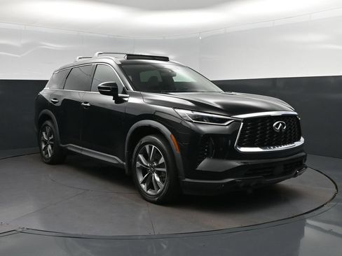 Certified 2023 INFINITI QX60 Luxe w/ Vision Package AWD/4WD image 9