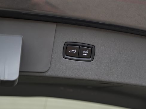 Used 2020 Porsche Cayenne image 52