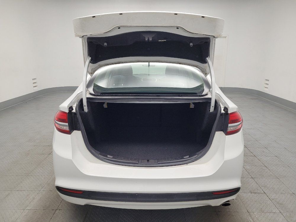 Used 2018 Ford Fusion SE FWD image 29