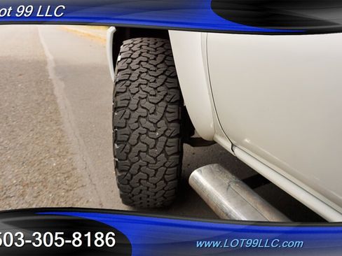 Used 2004 GMC Sierra 2500 SLE w/ Heavy-Duty Power Package AWD/4WD image 4
