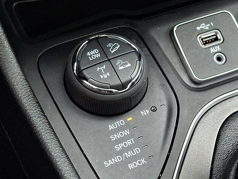 Certified 2022 Jeep Cherokee Trailhawk w/ Sun, Sound & Nav Group image 25