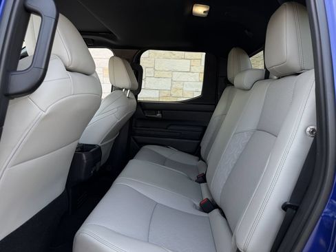 Used 2025 Toyota Tacoma Limited AWD/4WD image 28