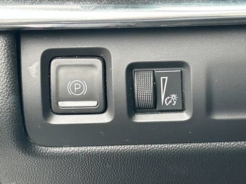 Used 2022 Cadillac XT4 Premium Luxury w/ Safety Alert Package AWD/4WD image 22