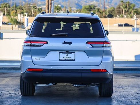 New 2025 Jeep Grand Cherokee L Altitude image 8