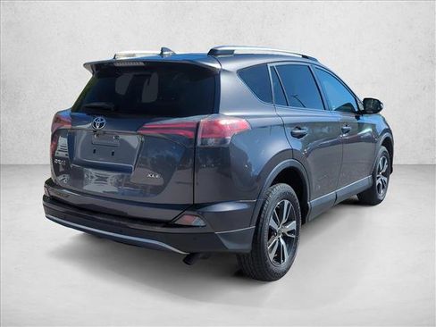 Used 2018 Toyota RAV4 XLE image 5