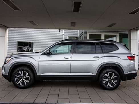 New 2026 Volkswagen Atlas SE image 11