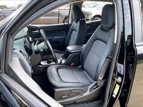 Used 2021 Chevrolet Colorado Z71 w/ Safety Package RWD image 26