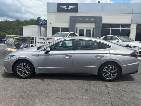 Used 2023 Hyundai Sonata SEL w/ Preferred Accessory Package FWD image 4