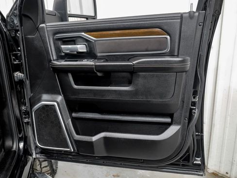 Used 2023 RAM 3500 Laramie AWD/4WD image 45