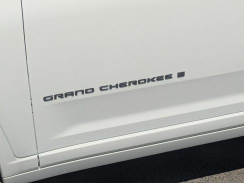 New 2026 Jeep Grand Cherokee L Limited AWD/4WD image 10