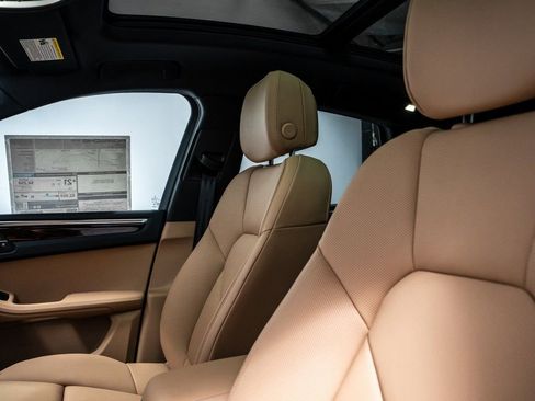 New 2026 Porsche Macan image 26