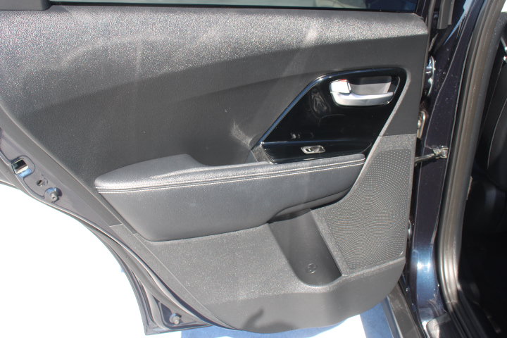 Used 2022 Kia Niro EX FWD image 13