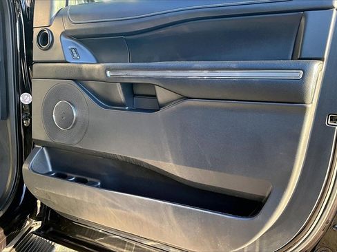 Used 2023 Ford Expedition Max XLT image 25