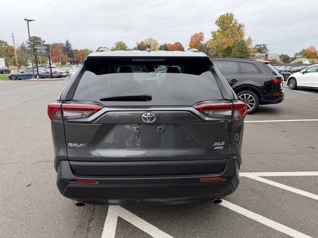 Used 2019 Toyota RAV4 XLE Premium w/ Cold Weather Package AWD/4WD image 9