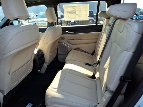 New 2026 Jeep Grand Cherokee L Limited w/ Limited Altitude Package image 16