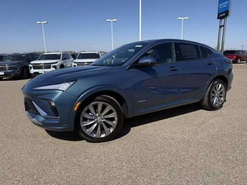 New 2026 Buick Envista Avenir image 2