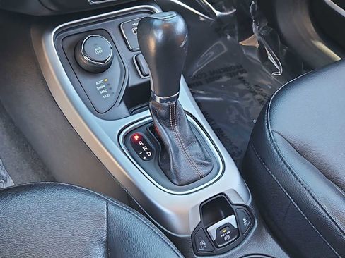 Used 2018 Jeep Compass Latitude w/ Cold Weather Group image 32