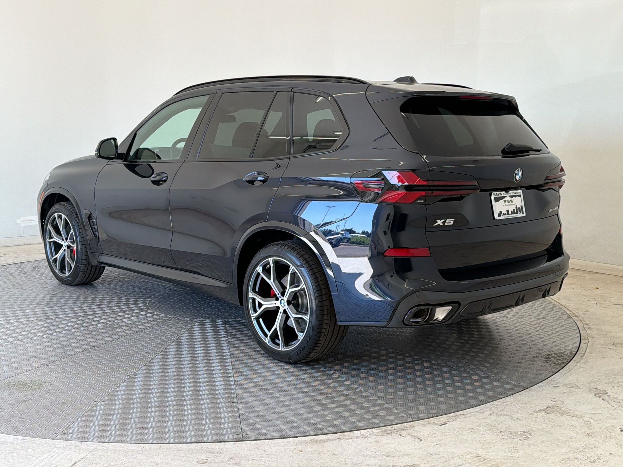 New 2026 BMW X5 xDrive40i w/ M Sport Package AWD/4WD image 3