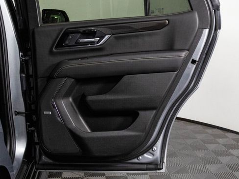 Used 2025 GMC Yukon Elevation image 39