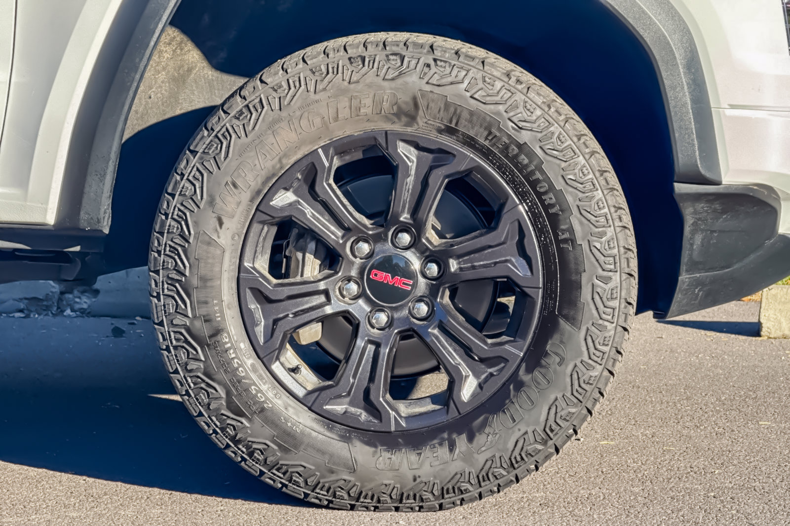 Used 2025 GMC Canyon Elevation AWD/4WD image 36