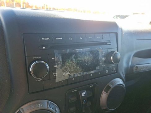 Used 2017 Jeep Wrangler Unlimited Sport w/ Quick Order Package 23S image 17