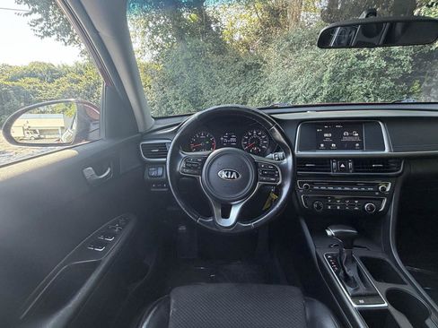 Used 2018 Kia Optima S FWD image 21