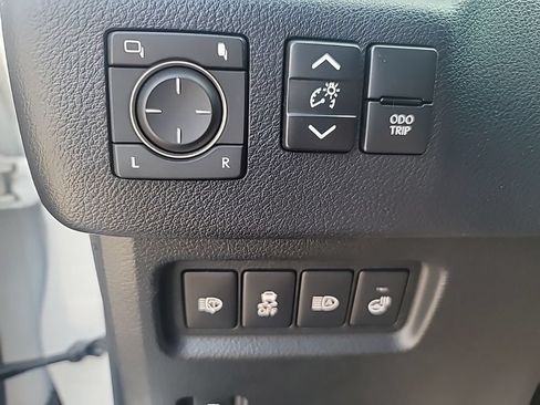 Used 2022 Lexus GX 460 Premium w/ Premium Package AWD/4WD image 16