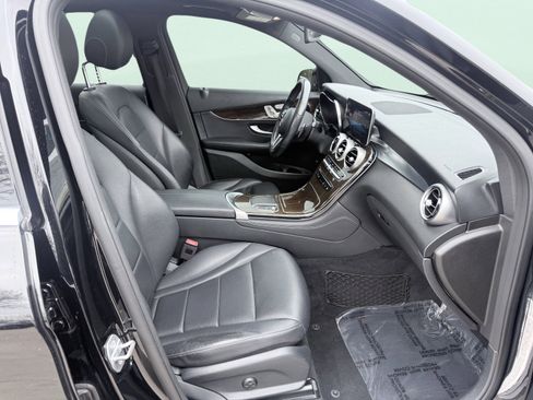 Used 2020 Mercedes-Benz GLC 300 GLC 300 image 50