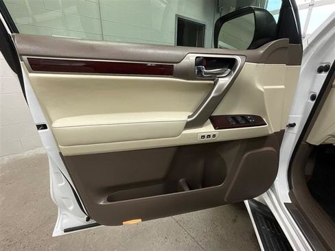 Used 2017 Lexus GX 460 Premium w/ Premium Package AWD/4WD image 10