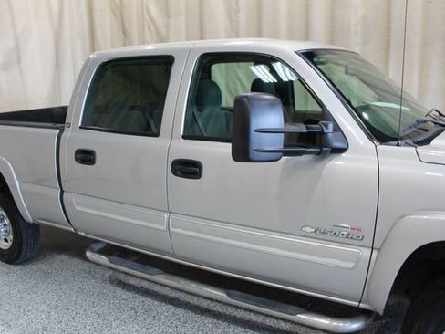 Used 2004 Chevrolet Silverado 2500 LS w/ Heavy-Duty Power Package image 8
