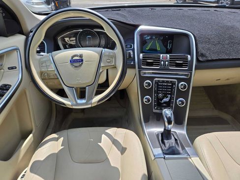 Used 2016 Volvo XC60 T5 Premier w/ Proximity Package FWD image 18