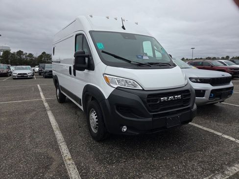 Used 2024 RAM ProMaster 1500 w/ Convenience Group image 3